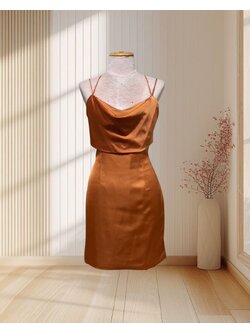 (PRE-LOVED) ราตรีสั้นสีน้ำตาล สายเดี่ยวไขว้หลัง ไซส์ M