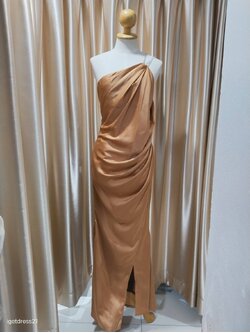 ชุดราตรียาวสายเพชรสีน้ำตาล L