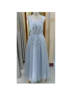 (PRE-LOVED) เทา ยาว มุ้ง ปักดอกไม้ละเอียดยาว(ฟรีไซส์)