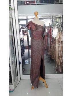 (PRE-LOVED) ยาวแดงกลิตเตอร์ไหล่เบี่ยง (M)