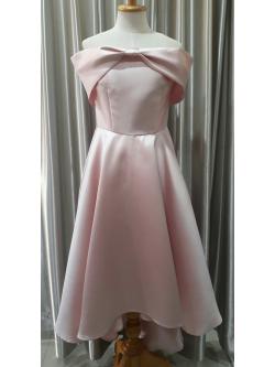 ชุดราตรีสั้นสีชมพูเปิดบ่าเดรปโบว์ Size : M