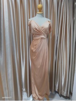 (PRE-LOVED) ชุดราตรียาวสายเดี่ยวโอบไหล่สีส้ม XL