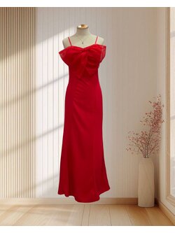 (PRE-LOVED) ราตรียาวสีแดง สายเดี่ยว แต่งอกโบว์ผ้าแก้ว ผ้ารัดรูป ไซ์ M