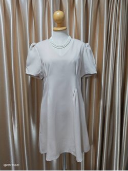 ชุดเดรสแต่งจีบเอวสูงสีครีมXL