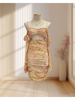 เดรสสั้นสีเหลืองผ้าพิมพ์ลายซัมเมอร์ แขนยาว เว้าหลัง ไซส์ M