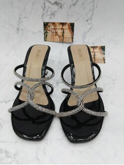 รองเท้าส้นแก้ว ดำสายไขว้เพชรสูง 2นิ้ว 40