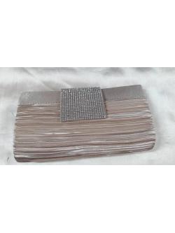 กระเป๋าคลัทซ์สีครีม