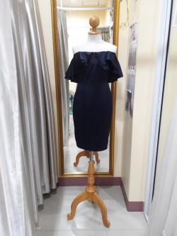 (PRE-LOVED) ชุดราตรีสั้นปาดไหล่อกระบาย2ชั้นสีกรม(S)