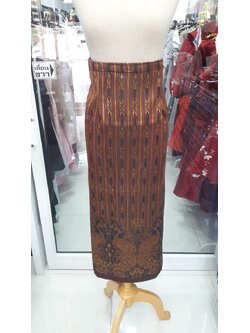 ผ้าถุงไหมแพรวาสีน้ำตาลสำเร็จ+ตะขอ2คู่