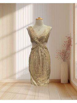 (PRE-LOVED) ราตรีสั้นสีทอง ปักเลื่อม เว้าเอว รัดรูป ไซส์ S