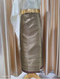 ผ้าถุงไทยปักลายทองชายน้ำตาลปักแดง