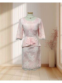 เดรสสั้นสีโอรส แต่งลูกไม้ทั้งตัว เอวระบายแบบลูกคุณหนู ไซส์ L