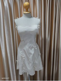 เดรสผูกแขนแต่งโบว์ สีครีมอ่อน F