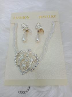 เซ็ตสร้อยเพชร