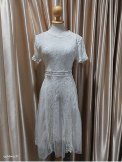 เดรสสั้นสีขาวลูกไม้ทั้งตัว มีลูกเล่นตรงเอว แอบเซ็กซี่เล็กๆ ไซส์ XL