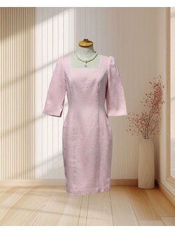 (PRE-LOVED) ราตรีสั้นสีชมพูมีแขน ผ้าทวิต แต่งกุ๊น ไซส์ S