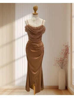 (PRE-LOVED) ราตรียาวสีน้ำตาล สายเดี๋ยว แต่งแขนผ้ามุ้งเริดๆ ไซส์ L