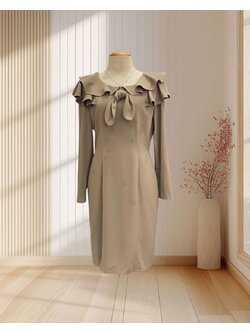 เดรสสั้นสีน้ำตาล แขนยาว แต่งคอระบายผูกโบว์ ไซส์ M