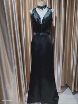 (PRE-LOVED)ราตรียาวสีดำผูกคอผ้าซาติน(สานหลัง ฟรีไซส์) มือ2