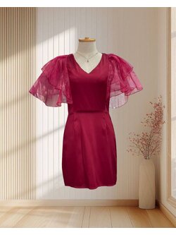 (PRE-LOVED) ราตรีสั้นสีแดง แต่งแขนระบายผ้าแก้ว 3 ชั้น ไซส์ M