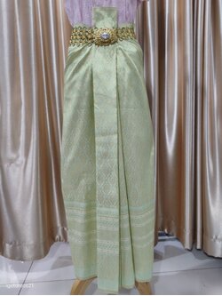 ผ้าถุงลายไทยหน้านางสีเขียวอ่อน