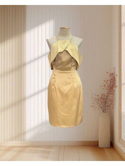(PRE-LOVED) ราตรีสั้นสีทอง สายเดี่ยวเปิดไหล่ ผ้าซาตินเงา ไซส์ XL
