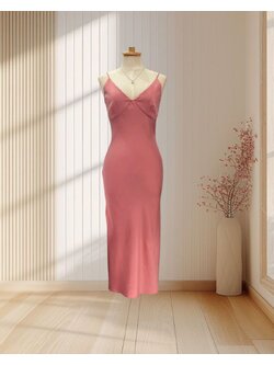 เดรสยาวสีชมพู สายเดี่ยวผ้าซาติน รัดรูป ไซส์ S