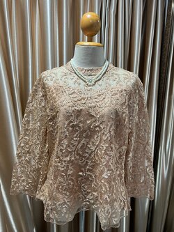 เสื้อลูกไม้สีน้ำตาลทอง 46