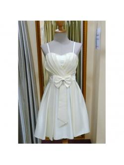 ราตรีสั้นครีม+เข็มกลัด(ฟรีไซส์)