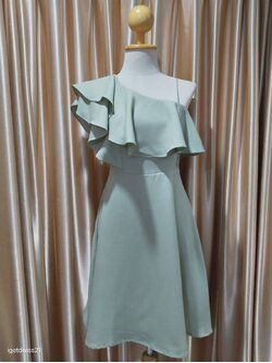 ชุดราตรีแขนระบายกระโปรงบานS