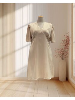 (PRE-LOVED) ราตรีสั้นสีครีม มีแขน ทรงยอดฮิต ไซส์ 4XL