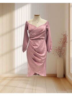 ราตรีสั้นสีชมพู แขนยาว ผ้าพรีเมียม แต่งจีบช่วงเอว ไซส์ S