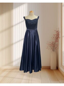 (PRE-LOVED) ราตรียาวสีกรม ปาดไหล่ กระโปรงบานเจ้าหญิง ผ้าเงาหนา ไซส์S