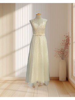 (PRE-LOVED) ราตรียาวสีครีม สายเดี่ยวลูกไม้ ผ้ามุ้งปักเลื่อม ทรงเจ้าหญิง ไซส์ S