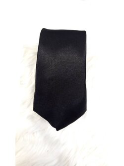 เนคไทสีดำผ้าเงาเเบบผูกเอง