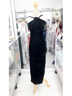 (PRE-LOVED) ราตรียาวสีเขียวสายเปียกำมะหยี่ M