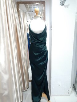 ชุดราตรียาวสีเขียว สายเดี่ยว (M)