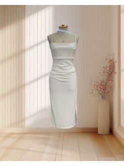 เดรสสั้นสีขาว สายเดี่ยว แต่งจีบช่วงสะโพก ไซส์ L