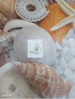 เข็มกลัดผีเสื้อ