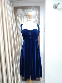 (PRE-LOVED) ชุดราตรีสั้นสีกรมกำมะหยี่ อกนม (M) มือ2