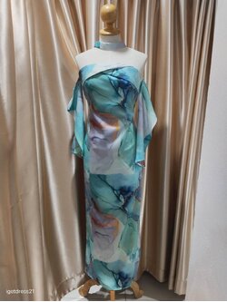 (Pre-Loved) ราตรียาวเกาะอกสีเขียวลายหินห่อน เกาะอกปาดไหล่แขนพริ้ว พร้อมผ้าพันคอ ไซส์ XL