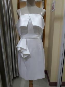 ชุดราตรีสั้นสีขาวสายเดี่ยวปาดไหล่เอวแต่งระบายสม๊อคหลัง (อก36 เอว32 สะโพก40 )