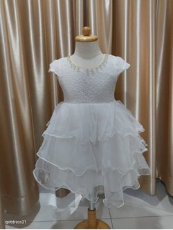 ชุดเด็กสีครีม กระโปรงมุ้งชั้นๆ