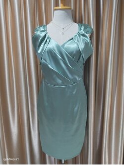 (PRE-LOVED) ราตรีสั้นสายใหญ่อ้อมแขนผ้าเปเป้L