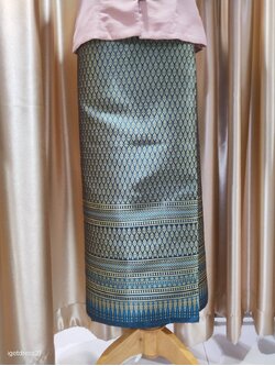 ผ้าถุงไทยปักลายทองจุดฟ้าชายฟ้าน้ำทะเล