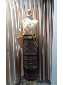 ชุดไทยสไบทอง