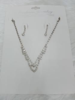 เซ็ตสร้อยเพชร