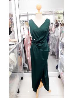 (PRE-LOVED) ราตรียาวสีเขียวแขนกุดเข็มกลัดเอว (อก36 เอว30 สะโพก38)