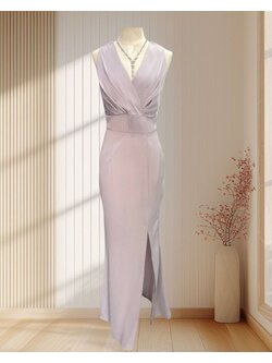 (PRE-LOVED) ราตรียาวแขนกุด สีเทา คอวี เข้ารูป สวย แพง ไซส์ S