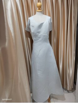 (PRE-LOVED) ชุดราตรียาวสีเทามีแขน ไซส์ใหญ่